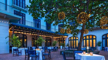 Ponciana restaurant patio
